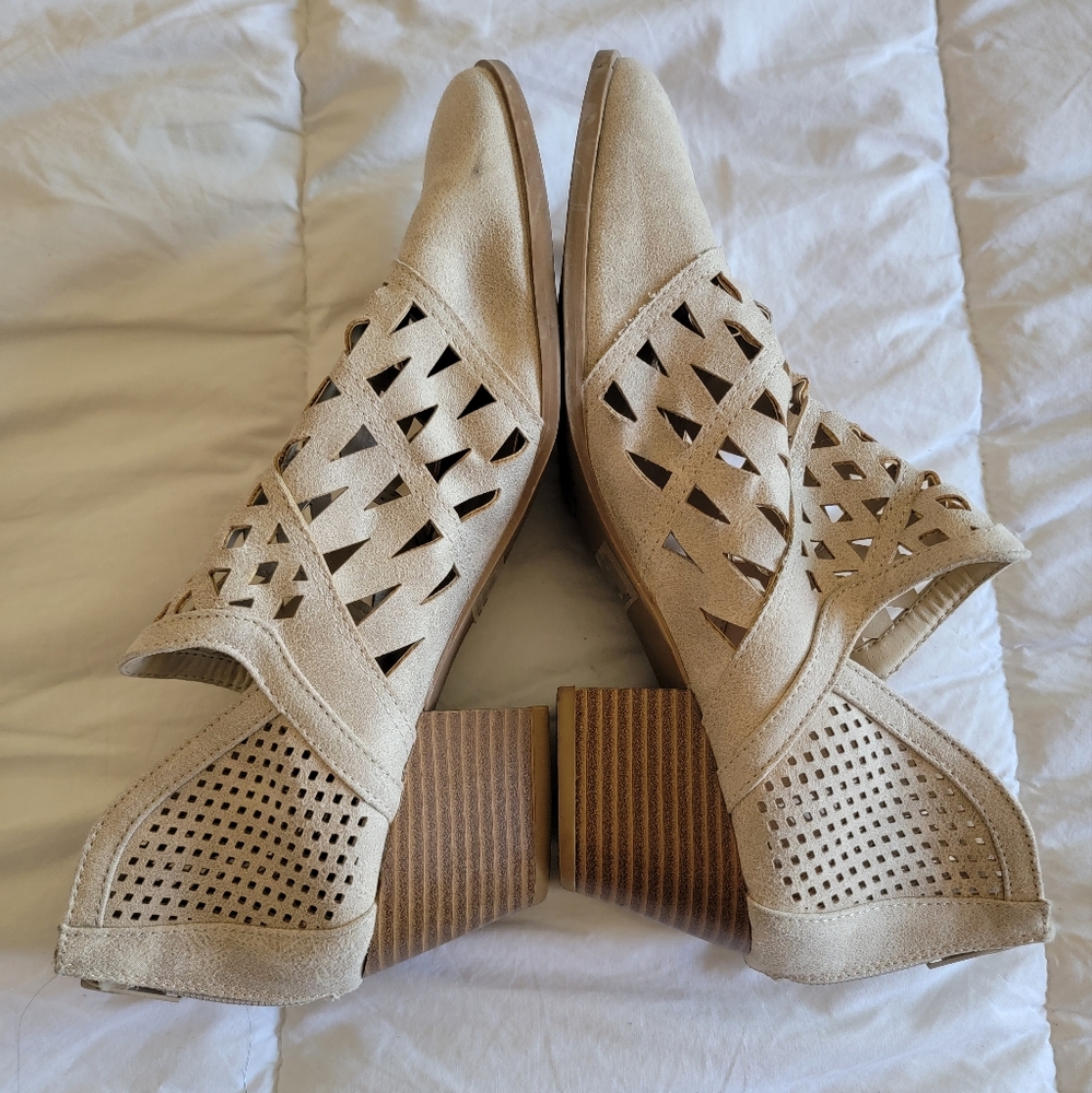 Womens Maurices booties